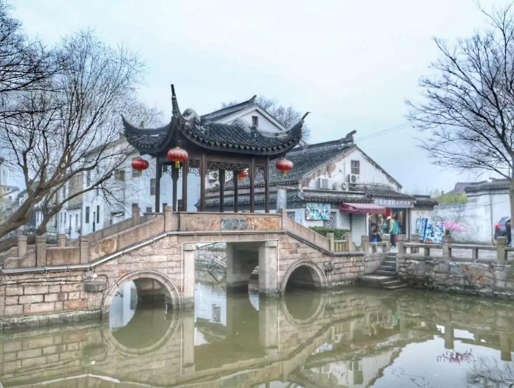 多数光伏上市公司2023年业绩预喜 24家公司去年四季度业绩“失速”